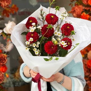 Букет "Марс" из георгин и хамелациума в Видном