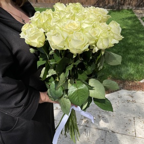 Букет из 21 белой розы (70 см) в Видном