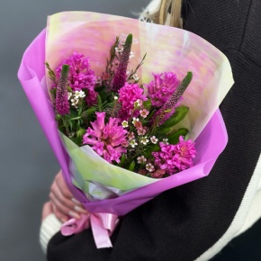 Букет "Вспышка" из гиацинтов, хамелациума и вероники в Видном