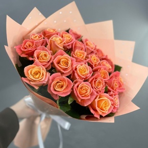 Букет из 25 роз Мисс Пигги (50 см) в Видном