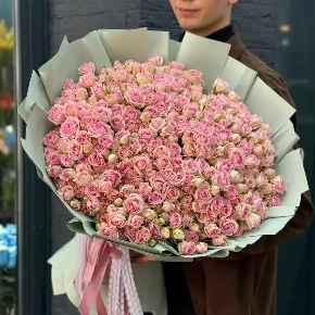 Букет из 101  нежно -розовой кустовой розы (70 см) в Видном