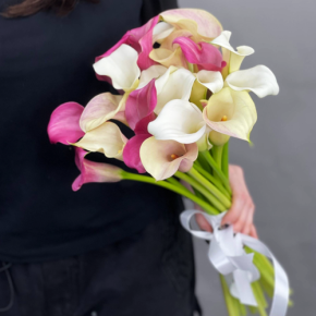 Букет из 21 каллы микс в Видном