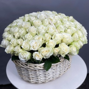 101 белая роза в корзине (40 см) в Видном