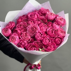 Букет из 11 кустовых пионовидных роз Джульетта в Видном