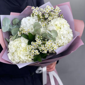 Букет "Суприм" из гортензий и хамелациума в Видном