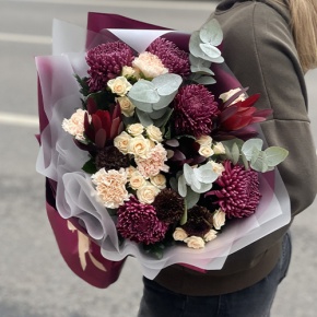 Букет "В каждом мгновении" из хризантем Бигоуди, кустовых роз, сафари, гербер Экзотик и диантусов в Видном