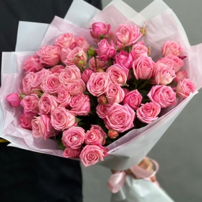Букет из 11 нежных кустовых роз в Видном