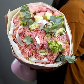 Букет "Миссис" из кустовой розы Джульетта и эустом в Видном