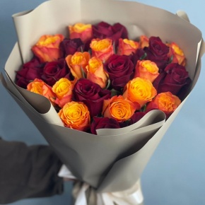 Букет из 25 Кенийских роз микс (40 см) в Видном