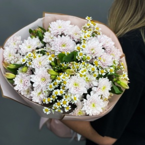 Букет "Сиэтл" из хризантем, альстромерий и ромашек в Видном