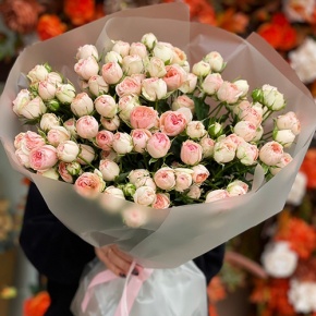 Букет из 35 нежных кустовых роз (40 см) в Видном