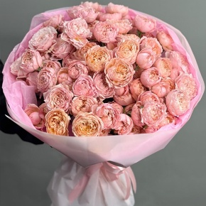 Букет из 35 кустовых пионовидных роз Джульетта (60 см) в Видном