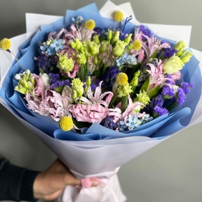 Букет "Загадка вечности" из гиацинтов, нерине, тюльпанов и оксипеталума в Видном