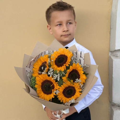 Букет на 1 сентября из 5 подсолнухов и лимониума в Видном