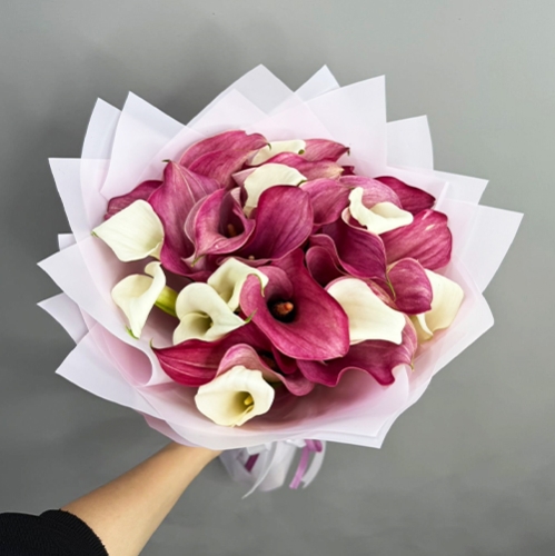 Букет из 25 нежных калл в Видном