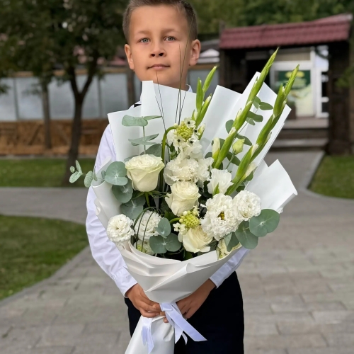 Букет на 1 сентября с гладиолусами, розами, эустомой и орнитогалумом в Видном
