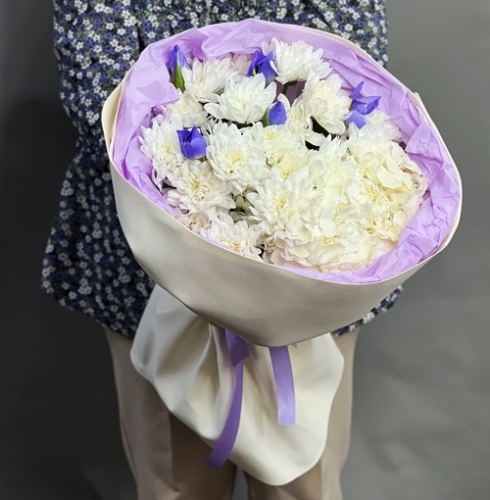 Букет "Грация" из ирисов, гортензии и кустовых хризантем в Видном